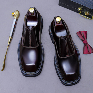 รองเท้าหนังวัวสไตล์เกาหลีสำหรับผู้ชาย รองเท้าลำลองสไตล์อังกฤษแบบมันเงาและเรียบหรู หนังเงาสีสดใส - Product Image 4