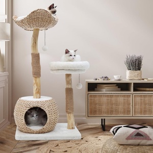 Tour d'activités pour chat d'intérieur de luxe, moderne, en bois véritable, hauteur réglable, avec griffoir, plateformes de saut et jouet suspendu en carton - Product Image 1