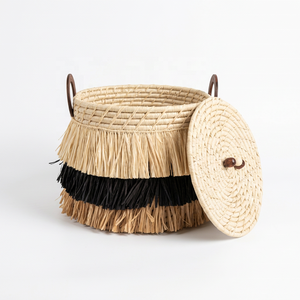 Boîte de rangement et d'organisation ronde en raphia, décoration bohème, avec franges et couvercle pour l'organisation de la maison - Product Image 1