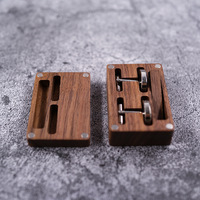 Ensemble Cadeau Mariage Haut de Gamme Fait Main Écologique : Pince à Cravate et Boutons de Manchette en Bois de Noyer pour Chemise Française, Gravure Personnalisée