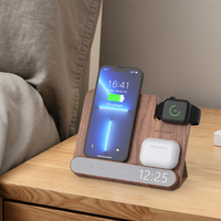 Station de charge magnétique de bureau 15w 3 en 1 pour Iphone13 14 Pro Max support de chargeur sans fil en bois portable pliable nouvel arrivage