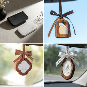 Lüks Ahşap Desenli Araç Havalandırma Kokusu, Yeniden Doldurulabilir Özel Logolu Araç Parfüm Difüzörü - Product Image 6