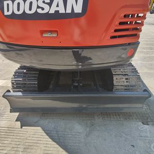 Mini pelleteuse à chenilles Doosan DH55 d'occasion | Origine: Corée du Sud | Idéal pour la construction, l'agriculture et l'aménagement paysager - Product Image 4