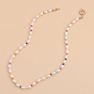 Bijoux transfrontaliers européens et américains 6mm géométrique ovale perle marin pour femmes coloré riz perle fermoir à ressort collier - Product Image 4