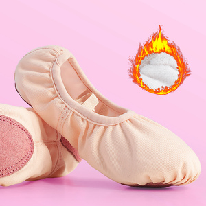 Los niños <span class=keywords><strong>de</strong></span> terciopelo <span class=keywords><strong>de</strong></span> zapatilla <span class=keywords><strong>de</strong></span> <span class=keywords><strong>Ballet</strong></span> niñas invierno cálido <span class=keywords><strong>de</strong></span> suela suave zapatos <span class=keywords><strong>de</strong></span> baile - Product Image 2