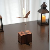 Sculpture élégante en bois de cygne blanc |   Artisanat d'oiseaux gracieux fait main, décoration romantique pour la maison, cadeau de mariage unique, design cinétique
