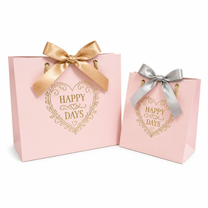 Sacchetto di Carta Rosa Personalizzato con Stampa in Lamina d'Oro, Elegante Confezione Regalo a Forma di Cuore con Chiusura a Nastro in Raso per Bomboniere di Matrimonio e <span class=keywords><strong>Compleanno</strong></span> - Product Image 1