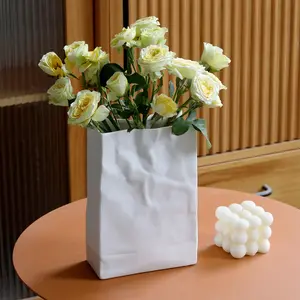 2023 Современная минималистская ваза в скандинавском стиле, керамическая ваза для цветов в форме бумажного мешка, белая ваза для домашнего декора