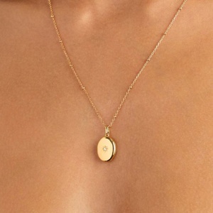 Wholesale High Quality <b>Gold</b> Hold Picture Diamond Pendant Heart Openable Oval Engraved Photo <b>Locket</b> Necklace Jewelry <b>for</b> <b>Women</b> - Product Image 2