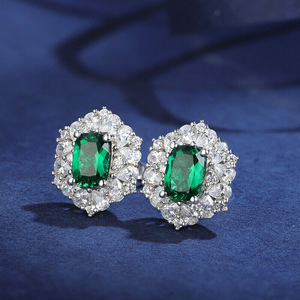 Eleganti Orecchini a Perno Geometrici Verdi per Donne, Accessori per Orecchie Semplici da Indossare Quotidianamente - Product Image 1