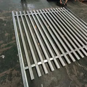 Hochwertiger 2,4*2,75 m heißer Verkauf Leicht zu montieren der Palisaden zaun aus Stahl für Wohnzwecke