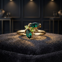 Grüner Kristallring Marquise Oval Vergoldet Krappenfassung Feiner Schmuck Personalisiert Graviert Florales Design Geschenk