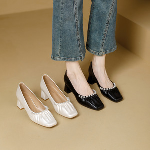 Mocasines con Punta Cuadrada y Decoración de Perlas, Zapatos de Mujer de Charol, Estilo Clásico para Todas las Temporadas - Product Image 1