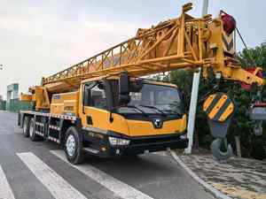 Grue mobile d'occasion XCM 25, 25 tonnes, hydraulique, hauteur de levage 48,3 m, avec pompe et roulement d'origine - Product Image 4