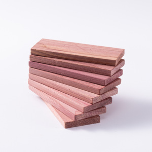 أوتاد خشب الأرز الأحمر الصلب المعطرة المقاومة للرطوبة والآفات، مستطيلة الشكل، صُنعت في الصين لخزانة الملابس المنزلية وخزانة الأحذية - Product Image 3