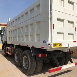 Camión pesado de transmisión manual Sinotruk Howo 6x4, volquete diésel usado con dirección izquierda, estándar de emisión Euro 2 a la venta - Product Image 4