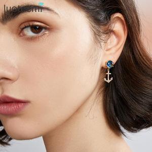 LUOTEEMI <span class=keywords><strong>orecchini</strong></span> <span class=keywords><strong>pendenti</strong></span> con ancoraggio dal Design creativo per donne e ragazze incontri Party Blue Red CZ Crystal Earring - Product Image 5