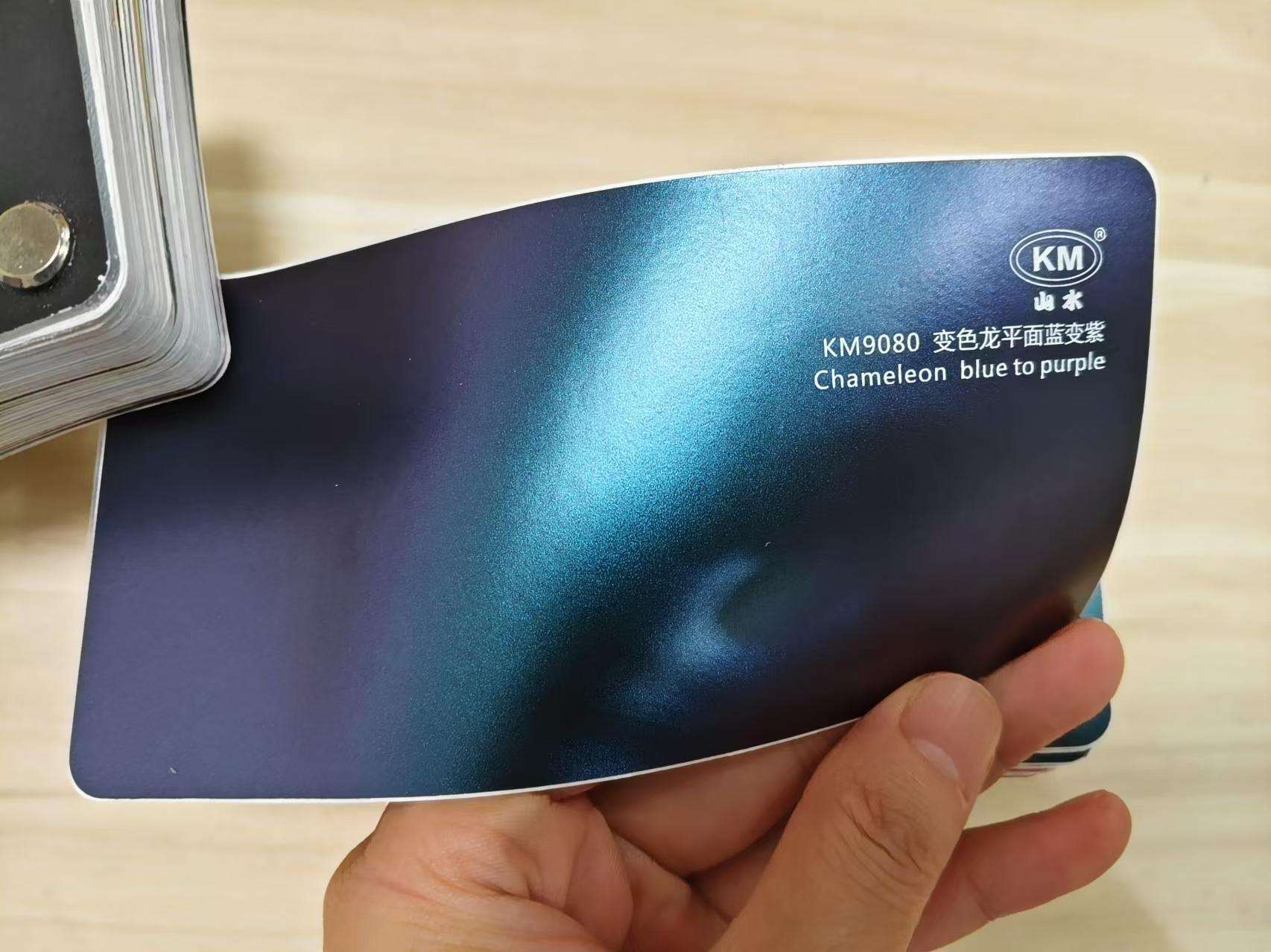 Chameleon blue to purple