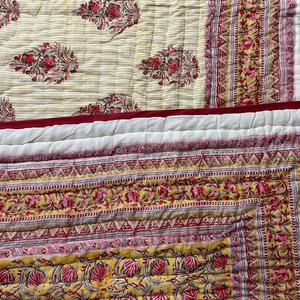 Edredón de algodón con estampado de bloques de diseño Jaipuri hecho a mano de calidad de lujo al mejor precio, edredón de diseño étnico impreso para uso en invierno - Product Image 1