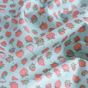 Nouvelle Couverture Matelassée en Sergé 100% Coton à Imprimé Fraise Dessin Animé pour Vêtements et Literie, Vente en Gros - Product Image 2