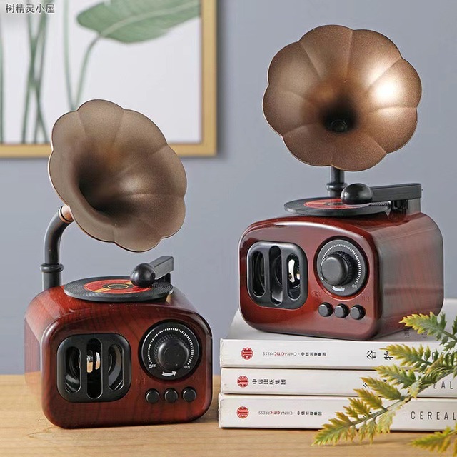 Factory Wholesale Mini American Vintage Phonograph Ornament Small Octave Box for Coffee Shop Bookcase Music Box
