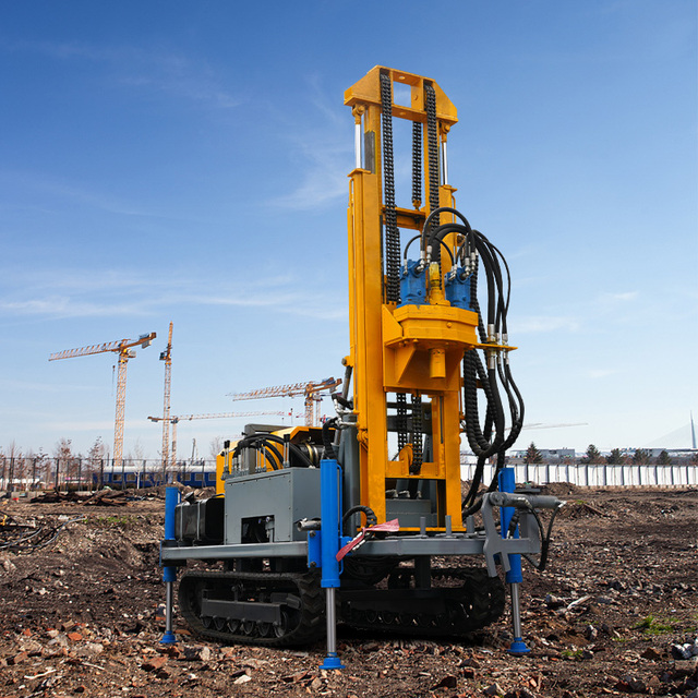 Industrial Crawler Water Well Drilling Rig | Heavy Duty Borehole Machine with Pulling Capacity
