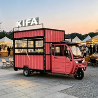Enveloppement en vinyle imperméable personnalisé pour camion de restauration avec impression UV et graphismes accrocheurs pour la promotion de la marque