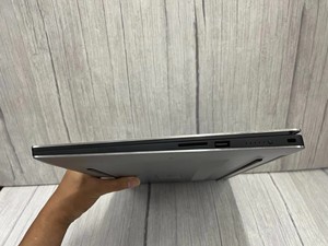 Ordinateur portable professionnel <span class=keywords><strong>Dell</strong></span> XPS 15, Intel Core i7 8e génération, 16 Go de RAM, SSD 512 Go, écran 1080p, Windows 10, clavier anglais, 90%-95% d'état d'origine - Product Image 2
