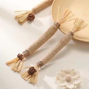 Mainan kucing alami dengan stik kayu Catnip dengan bau Matatabi dan bau benang yang mendorong stik perawatan gigi gila kucing - Product Image 2