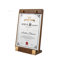 Table verticale en bois de noyer carte Menu présentoir en bois massif prix signe titulaire personnalisé Table en bois tente pour bureau