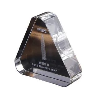 カスタム3Dレーザー三角ガラスブロックカットブランククリスタルクラフト