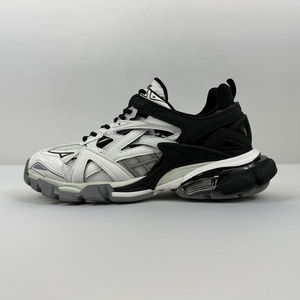 รองเท้าลำลองคุณภาพสูงสำหรับผู้หญิง ระบายอากาศได้ดี รองเท้าผ้าใบทรงหนา แฟชั่นสไตล์รองเท้าเดินเล่น รองเท้าผ้าใบสำหรับผู้ชาย - Product Image 1