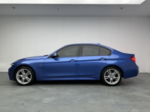 <span class=keywords><strong>BMW</strong></span> Série 3 d'occasion 2018 <span class=keywords><strong>320i</strong></span> Pack M Sport 2.0T Turbo Intérieur en cuir noir Pneus R18 Conduite à gauche - Product Image 2