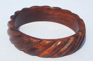 Brazaletes de Madera Vintage de Calidad Garantizada con Diseño Premium, Acabado Pulido Redondo y Empaque Personalizado para Mujer - Product Image 3