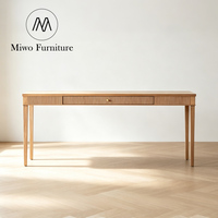 Bureau d'ordinateur rectangulaire moderne en bois naturel avec rangement et tiroirs, design rainuré, table de travail/secretaire
