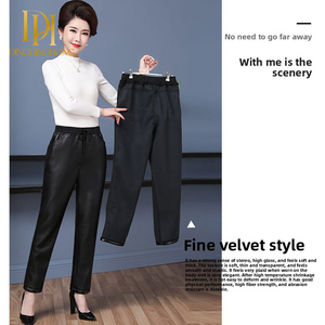 Maman personnes d'âge moyen et âgées <span class=keywords><strong>en</strong></span> automne et <span class=keywords><strong>en</strong></span> hiver Les pantalons <span class=keywords><strong>en</strong></span> cuir pour femmes sont des pantalons thermiques <span class=keywords><strong>en</strong></span> polaire taille haute et amples - Product Image 3