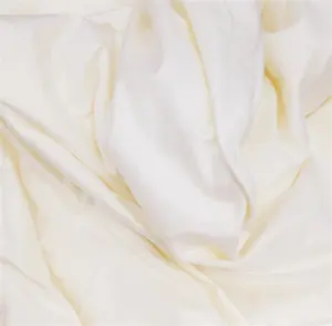 Pürüzsüz 95-110Gsm beyaz elastik % 100% Polyester taklit ipek kumaş elbise