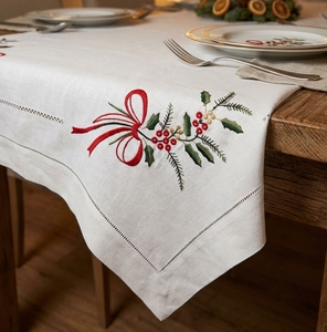 Nappe de Noël en coton blanc brodée de houx et de nœuds rouges, avec ourlet festonné, pour la maison, l'hôtel, le restaurant et les fêtes - Vente en gros - Product Image 1