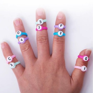 Juego de anillos de plástico para dedos de piano al por mayor para principiantes, accesorio de instrumento musical, material didáctico - Product Image 2