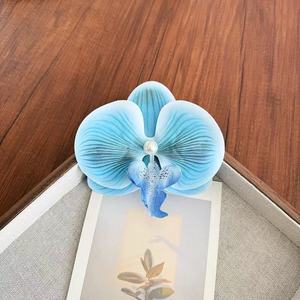 Pinzas <span class=keywords><strong>para</strong></span> <span class=keywords><strong>el</strong></span> Cabello con Estilo Dulce de Phalaenopsis con Flores Simuladas <span class=keywords><strong>en</strong></span> los Bordes que Crean una Atmósfera de Alta Gama. Clips de Pico de Pato - Product Image 4