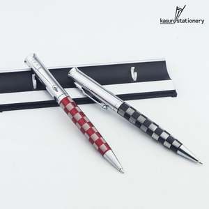 Bolígrafo de Alta Gama con Grabado a Cuadros, Personalizado, Metálico, con Mecanismo de Giro, para Firmas Ejecutivas y Regalos Corporativos - Product Image 6