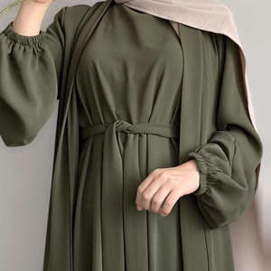 Abaya respirante sans couture de couleur unie, style simple, vêtement islamique pour adultes, en polyester, pour femmes musulmanes, vente en gros à Dubaï - Product Image 2