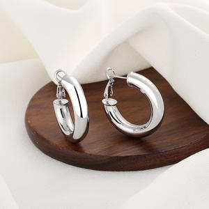 Classicdesign high-end ear buckle <b>plain</b> <b>ring</b> cool minimalist ear <b>ring</b> plated with 18K real gold lightweight metal earrings - Product Image 3