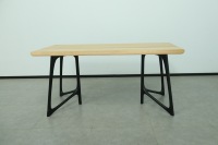 Pied de table en bois massif de frêne pour salle à manger, hôpital, salon – Robuste, design contemporain, personnalisable