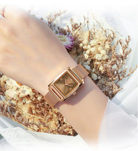 Reloj de Pulsera de Lujo para Mujer Sanda 1067, Color Oro Rosa, Movimiento de Cuarzo, Esfera Roja Rectangular, Números Romanos, Resistente al Agua, Acero Inoxidable - Product Image 1