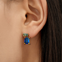 Boucles d'oreilles clous KITI multicolores en zircon cubique, en acier inoxydable 316 plaqué or 18 carats PVD