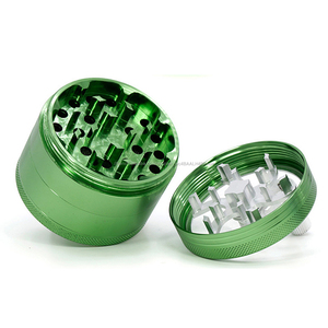Unique <span class=keywords><strong>Amazon</strong></span> usine <span class=keywords><strong>mini</strong></span> broyeur d'herbe de tabac nouveau broyeur d'herbe broyeur d'herbes en gros avec logo personnalisé - Product Image 3