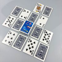 Jeu de cartes de poker sur mesure en papier bleu 290 g/m² avec estampage à chaud, grand format, anti-rayures, écologique, pour la décoration de bar familial ou de salle de jeux.