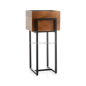 Jardinière en <span class=keywords><strong>bois</strong></span> <span class=keywords><strong>et</strong></span> <span class=keywords><strong>métal</strong></span> pour décoration intérieure OEM support de présentation moderne du milieu du siècle en fer forgé pour pots de fleurs d'intérieur support pour plantes en <span class=keywords><strong>métal</strong></span> - Product Image 2
