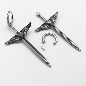 Pendientes de aro con forma de espada y alas de Yunnique, joyería de moda unisex de acero de titanio - Product Image 3